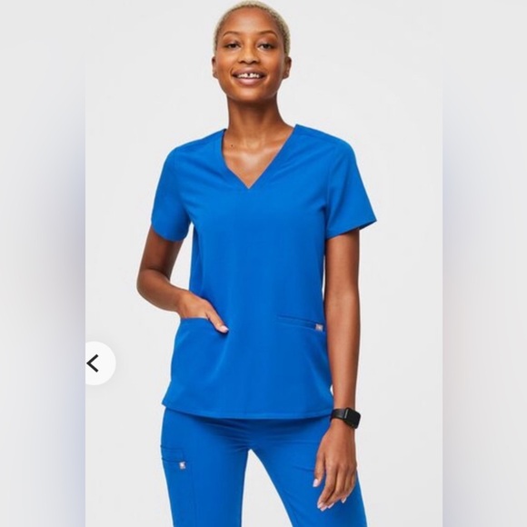 Women’s FIGS small scrub top royal blue - Picture 2 of 3